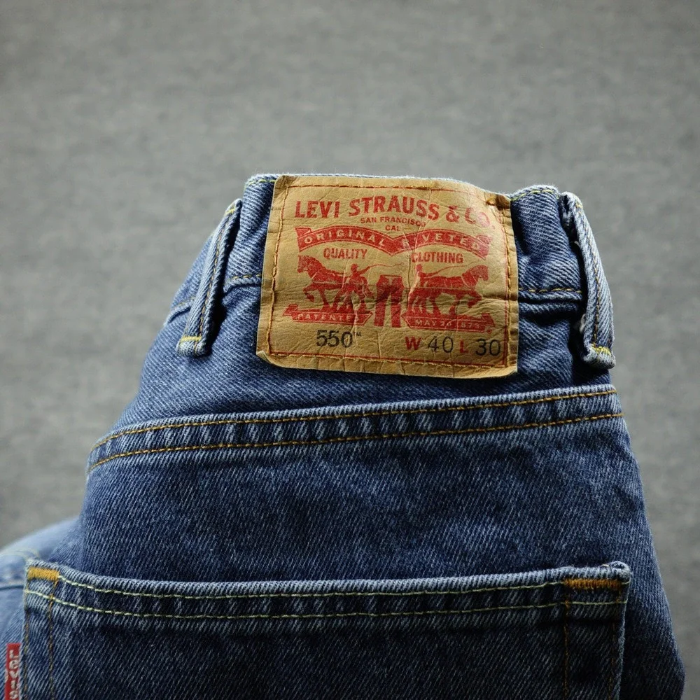Levi's 550 Jeans Mens 40x30 Blue Relaxed Fit Straight Leg Medium Wash Zip Fly